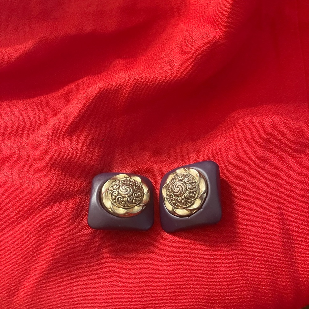Elegant Gold and Black Earrings